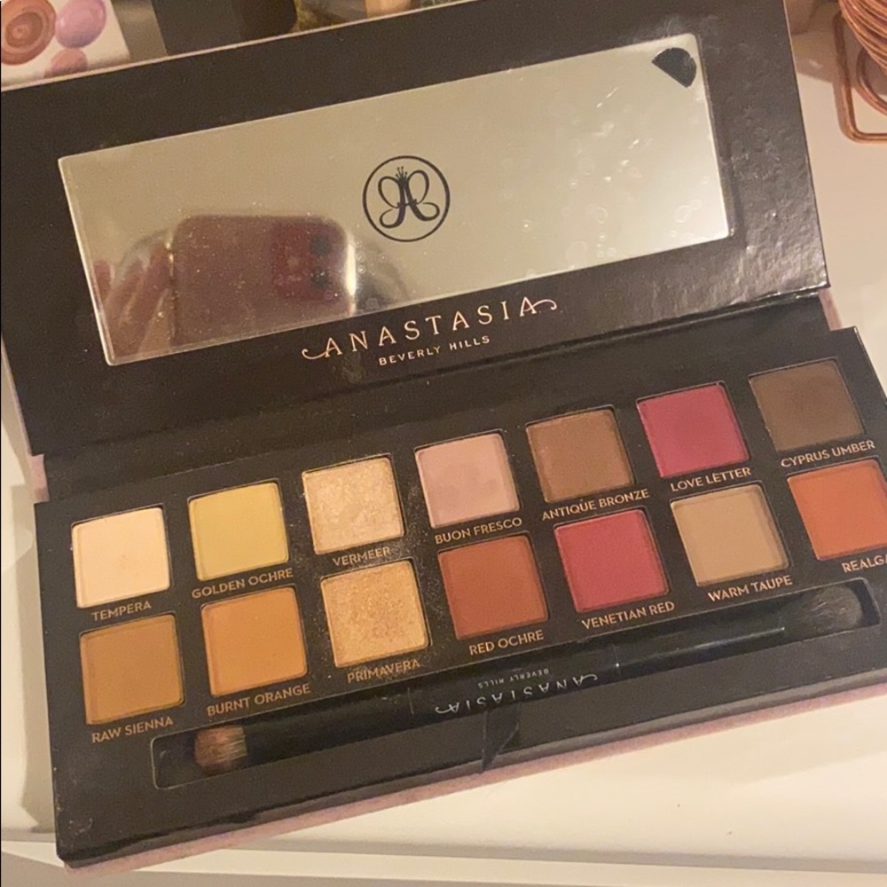 Anastasia Beverly Hills eyeshadow